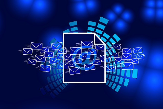 Waa maxay farqiga u dhexeeya Gmail iyo Email?